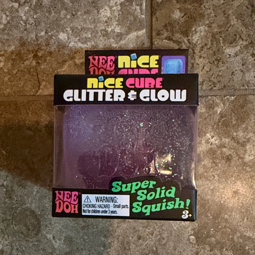 NeeDoh Lot. Squeezza, Comor Change (pink), Nice-Sicle, Glitter & Glow, Fuzz Ball